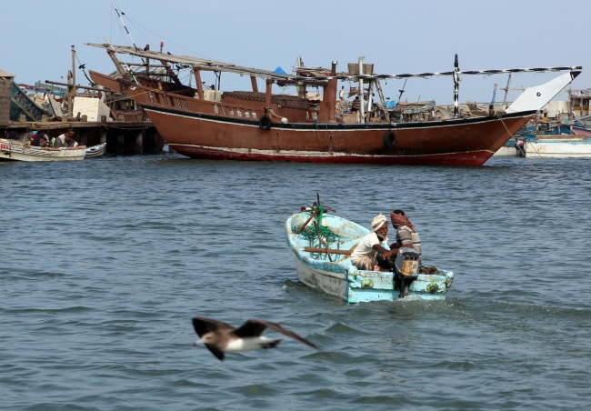 Yemenli balıkçılar denizde bombalanma tehlikesiyle yaşıyor