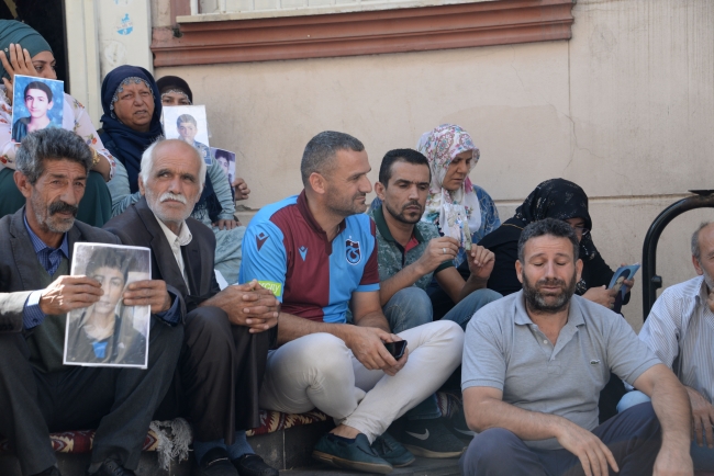 HDP binası önündeki oturma eylemine katılan aile sayısı 25'e yükseldi