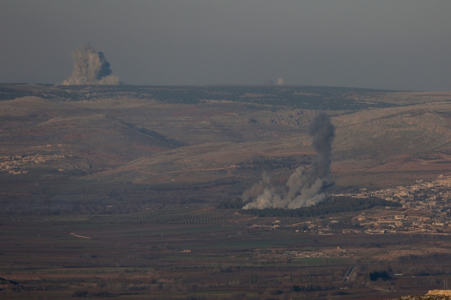 Türk savaş uçakları Afrin'de PYD/YPG'ye ait noktaları vurdu
