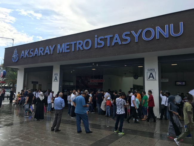 İstanbul'da sağanak yağmur etkili oldu