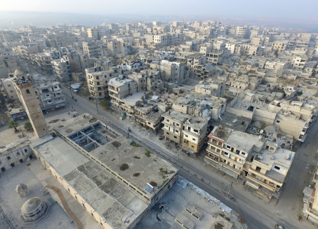 Rejimin eline geçtikten sonra hayalet şehre dönen Maarat el-Numan ilçesi. Fotoğraf: AA
