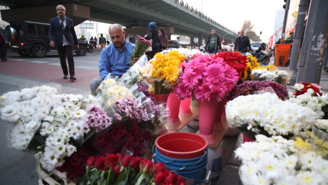 Türkiye'nin tek çiçek borsası: İstanbul çiçek mezatı
