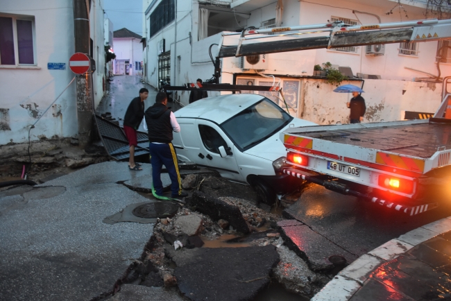 Bodrum'da sağanak sele neden oldu