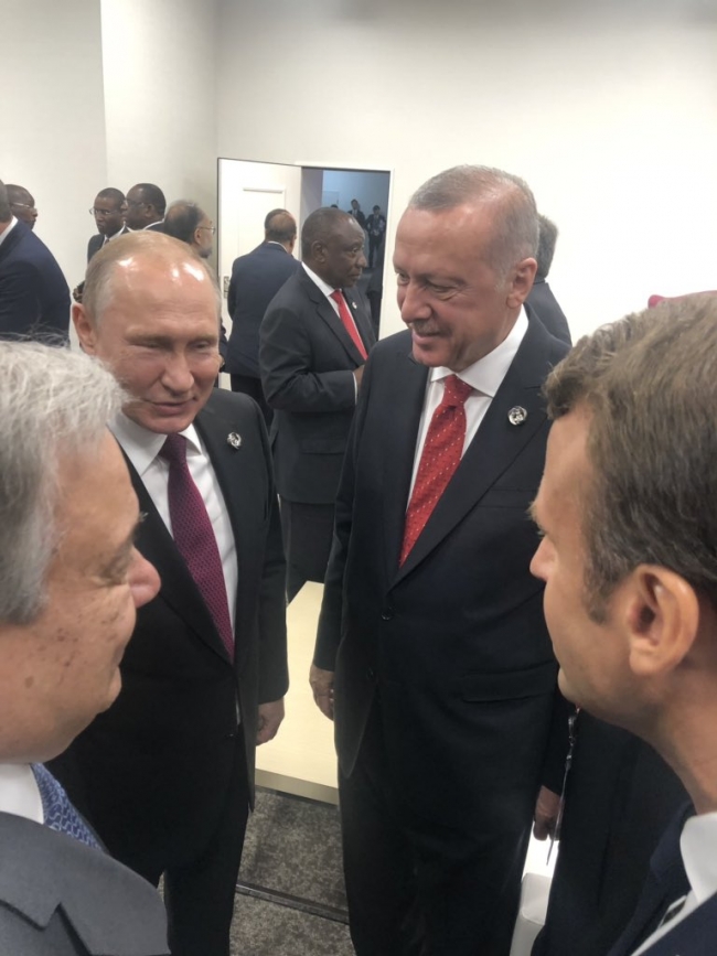 Cumhurbaşkanı Erdoğan ve Trump'tan "tamam" pozu
