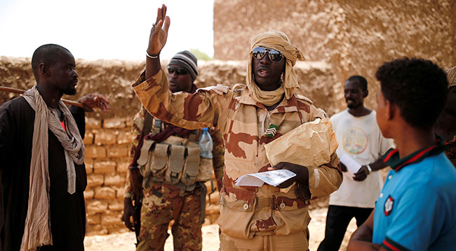 Barkhane operasyonu kapsamında görev yapan Mali askerleri. Fotoğraf: Reuters
