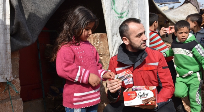 Türk Kızılayı'ndan İdlib'deki sığınmacılara yardım eli