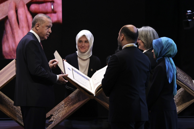 Cumhurbaşkanı Erdoğan: Dünya ırkçılığın yeniden yükselişe geçtiği bir döneme girdi
