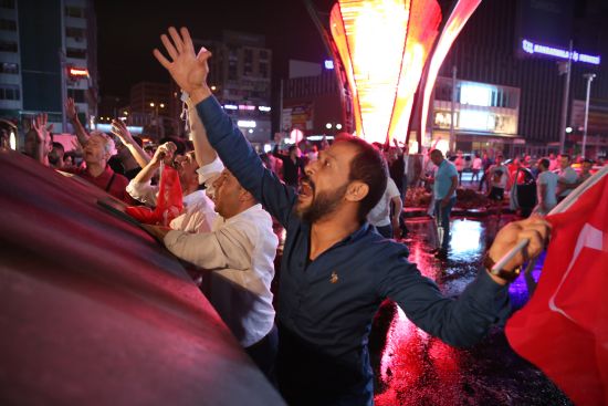 Vatan için kendilerini ölüme attılar