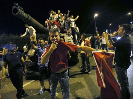 Vatan için kendilerini ölüme attılar