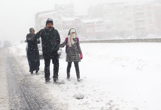 İstanbul'da kar kalınlığı 1 metreyi aştı