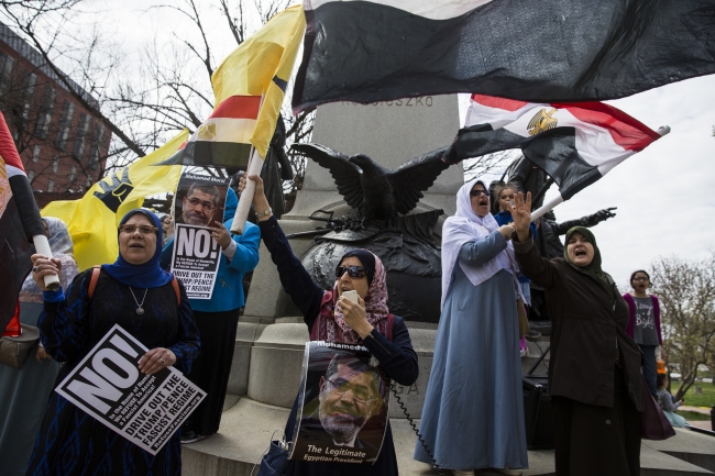 Sisi, Beyaz Saray önünde protesto edildi