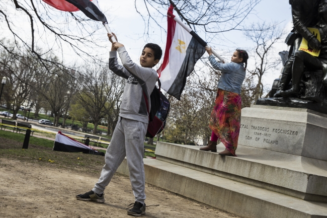 Sisi, Beyaz Saray önünde protesto edildi