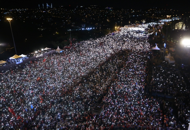 Cumhurbaşkanı Erdoğan, milyonlarla buluştu