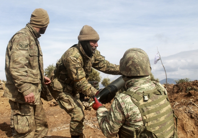 TRT Haber üç koldan kuşatılan Afrin'de