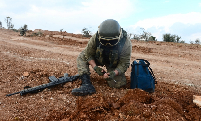 TRT Haber üç koldan kuşatılan Afrin'de