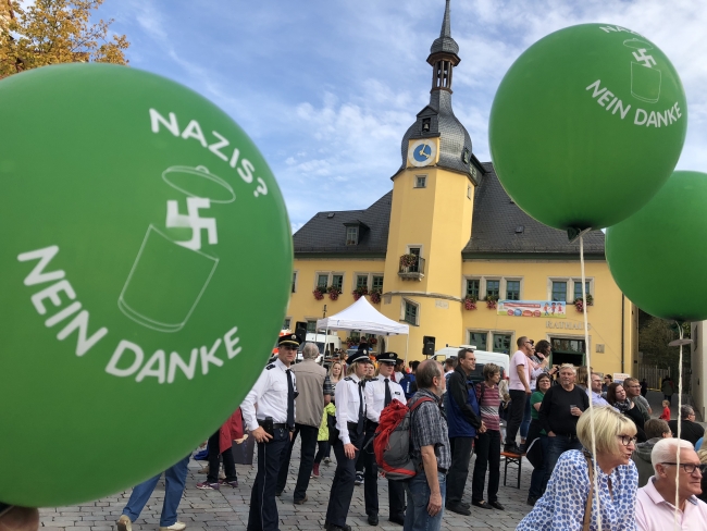 Almanya'daki neo-Nazi konseri şiddet eylemine dönüştü