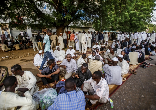 Sudan’da Askeri Geçiş Konseyi'ne destek gösterisi