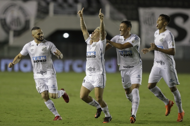 Libertadores Kupası'nda ikinci finalist Santos oldu