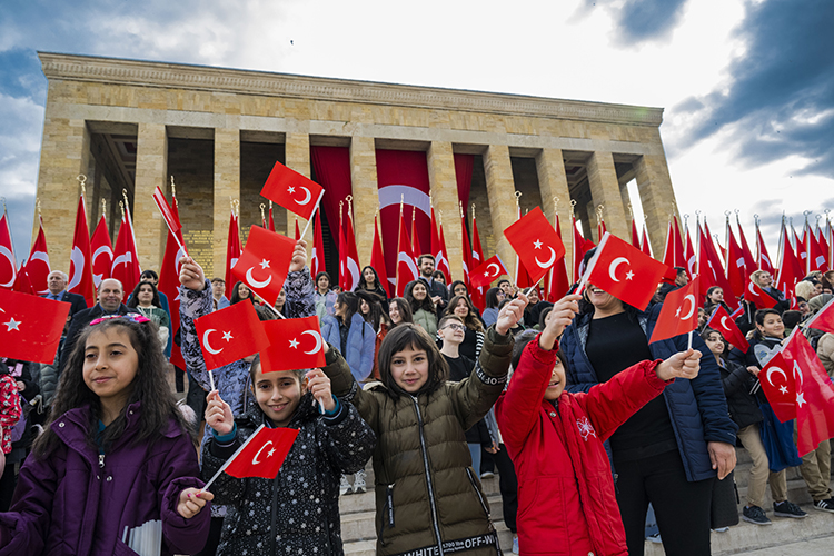 23 Nisan Ulusal Egemenlik ve Çocuk Bayramı kutlanıyor