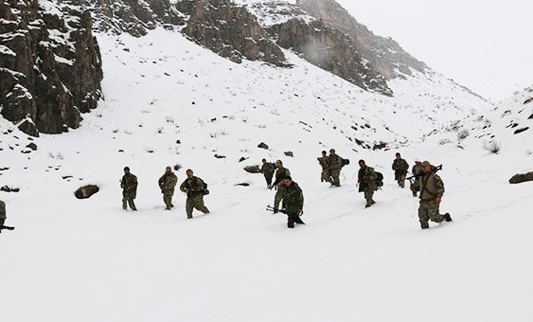 Güvenlik güçleri Kato Dağı'nı teröristlere dar etti