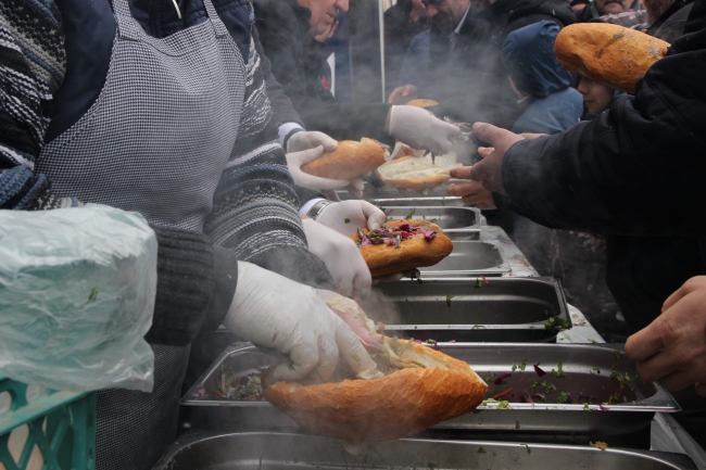 Tekirdağ'da Hamsi Şöleni'nde 3 ton hamsi dağıtıldı