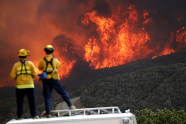 California’nın büyük felaketi uydudan fotoğraflandı