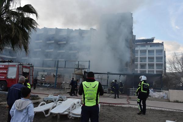 Marmaris'te otelde çıkan yangın paniğe neden oldu