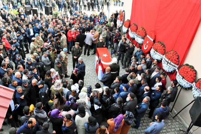 Türkiye 3 şehidini son yolculuğuna uğurladı