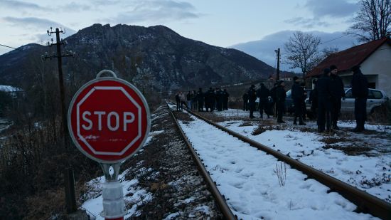 Kosova ile Sırbistan arasında 'tren' gerginliği