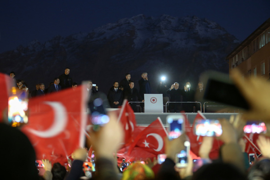 Başbakan Yıldırım: Irkçılık yapan bizden değildir