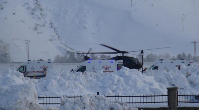 Bitlis'te operasyondaki askeri timin üzerine çığ düştü