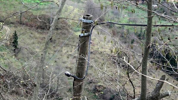 Trabzon'da hırsızlar telefon kablolarını çaldı, mahallenin iletişimi kesildi