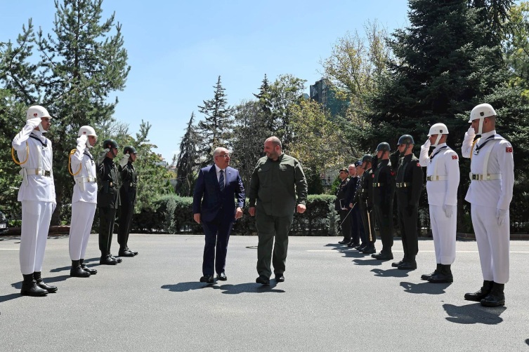 Milli Savunma Bakanı Güler, Ukraynalı mevkidaşı Umerov ile bir araya geldi