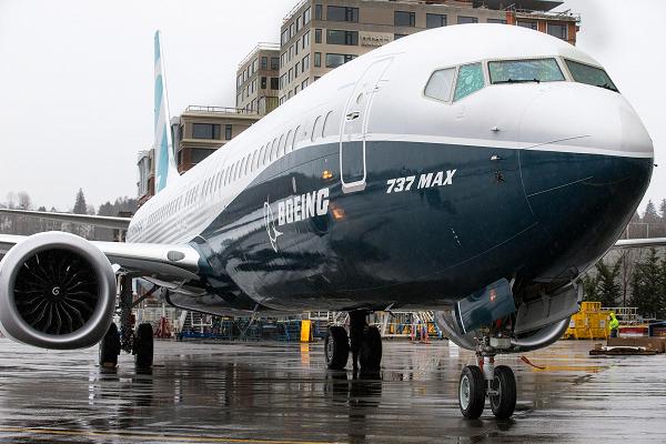 Boeing yeni modelinin test uçuşunu durdurdu