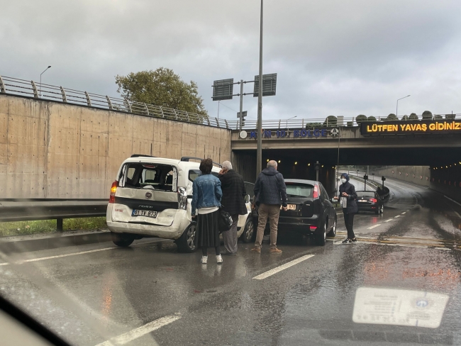 Trabzon'da zincirleme kaza: 5 kilometre araç kuyruğu oluştu