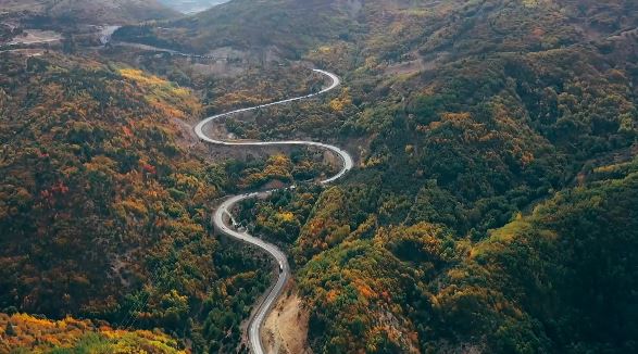 Sivas'ı Karadeniz'e bağlayan geçitte sonbahar güzelliği