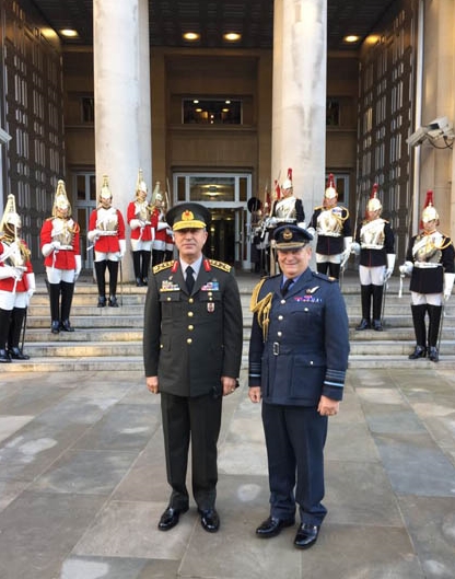 Genelkurmay Başkanı Orgeneral Akar'dan İngiltere'de kritik görüşmeler