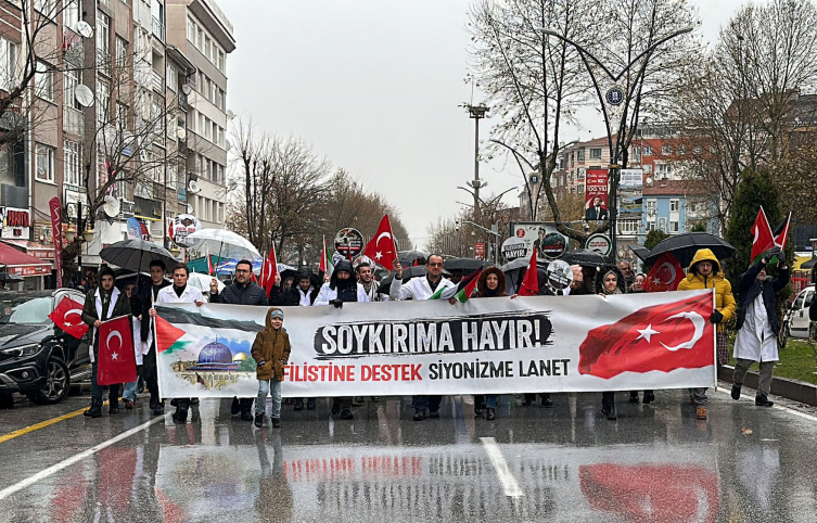 Kütahya'da hekimler Gazze için "sessiz yürüyüş" yaptı