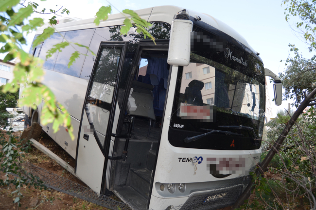 Direksiyon başında kalp krizi geçiren sürücü yaptığı kazada öldü