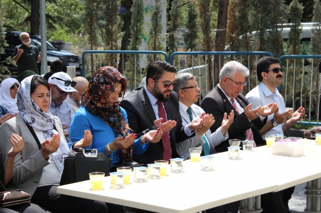 Toplumsal Diriliş Hareketi Derneği’nden şehitlik ziyareti