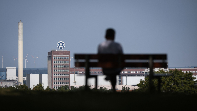 Çin iç piyasasında büyük düşüş yaşayan Volkswagen'in geleceği sektörde yüksek sesle tartışılıyor. Foto: AFP