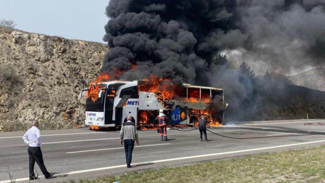 Ankara'da seyir halindeki yolcu otobüsünde yangın