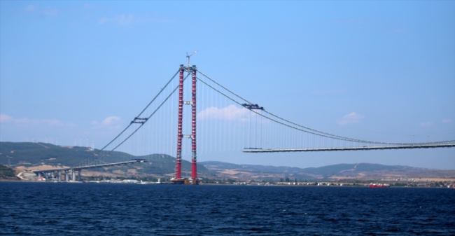 1915 Çanakkale Köprüsü'nde geçiş yolunun yarısından fazlası hazır