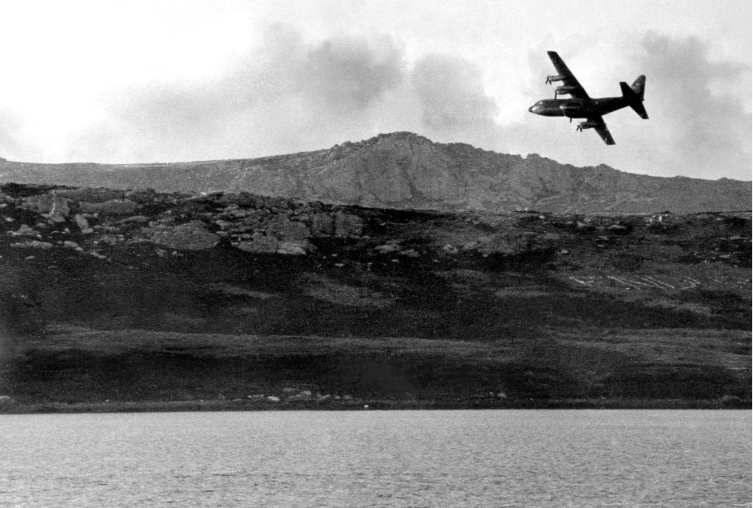 Falkland Savaşı sırasında Arjantin'in kullandığı Hercules C-130 askeri kargo uçağı. Fotoğraf: Reuters