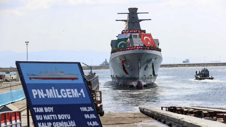 Türkiye, farklı ülkeler için inşa ettiği askeri gemi projelerinden alnının akıyla çıktı.