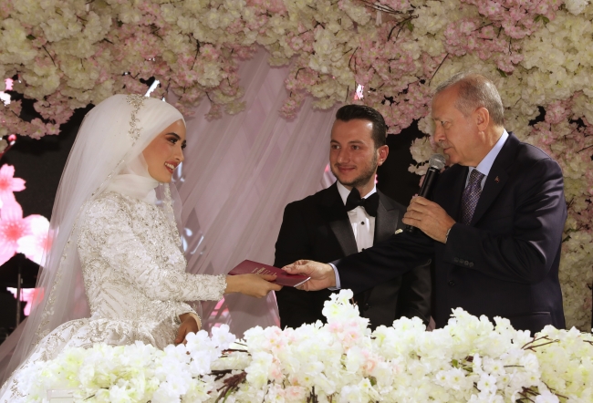 Cumhurbaşkanı Erdoğan nikah şahidi oldu