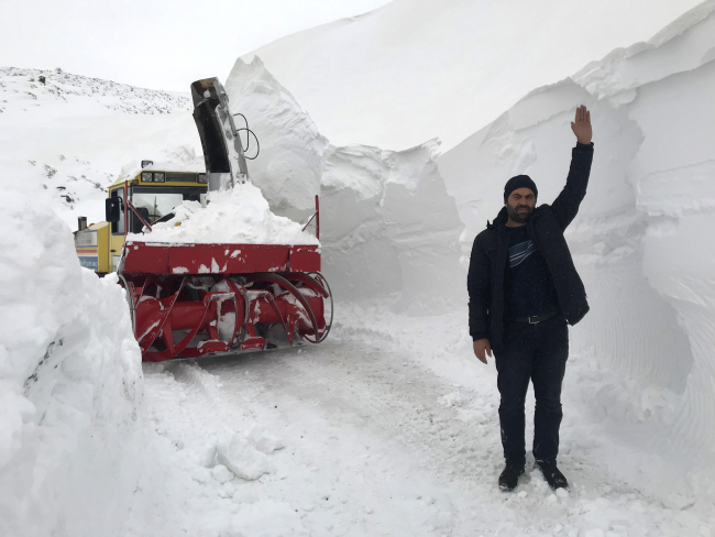 Muş'ta kar kalınlığı 7 metreye ulaştı