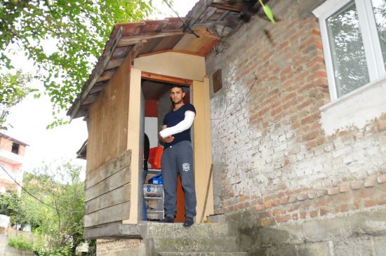 Terörist kurşunundan şarj cihazı sayesinde kurtuldu