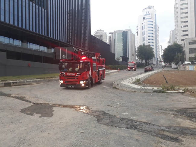 İstanbul'da gökdelende yangın