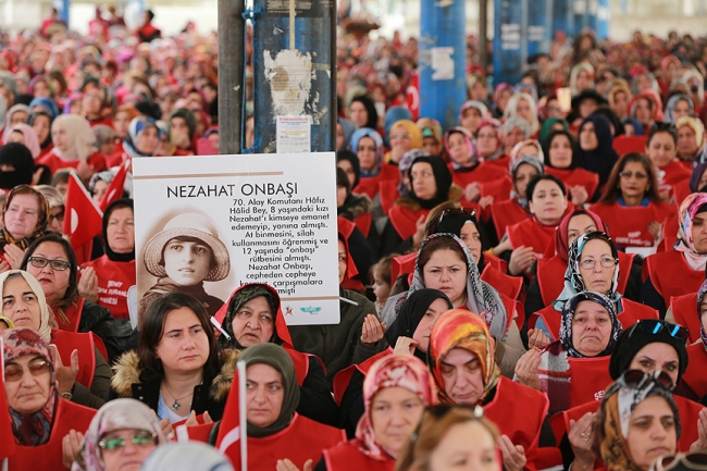 Şehit ailelerinden Afrinli annelere 4 dilde mektup